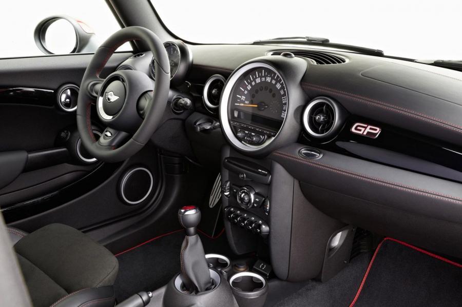  Mini Cooper GP JCW 2013 года  (фото 20 из 82)